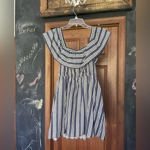 Brand: speechless. Romper with pockets